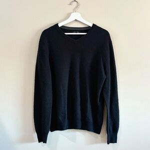Tahari 100% Cashmere Black V-Neck Sweater Men’s M Soft Luxury Knit
